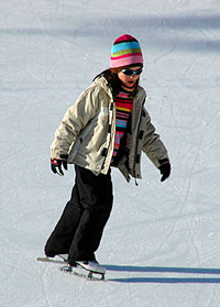PHOTO: girl ice skating