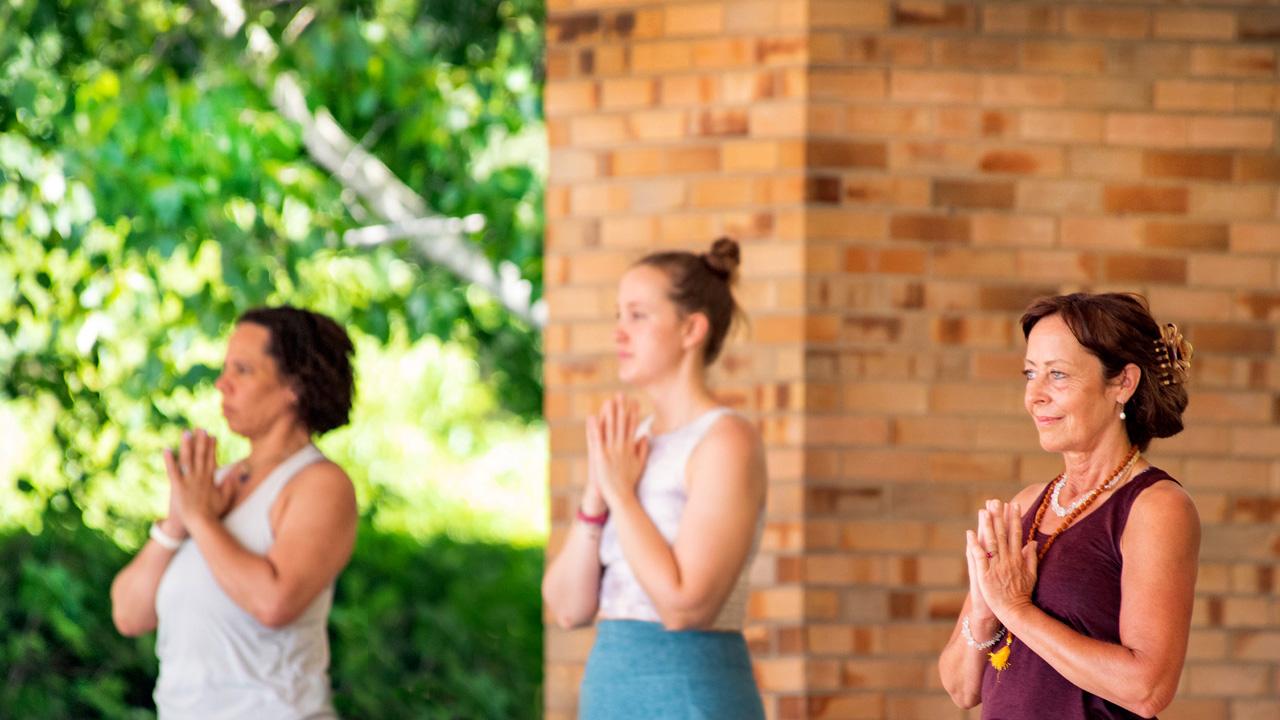 Top 10 Yoga Classes For Women in Chicago